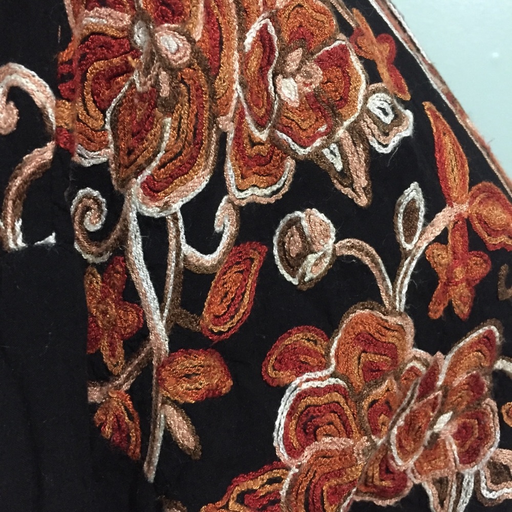 Vintage Embroidered Flowers & Vines Top/Kimono - Picture 6 of 7